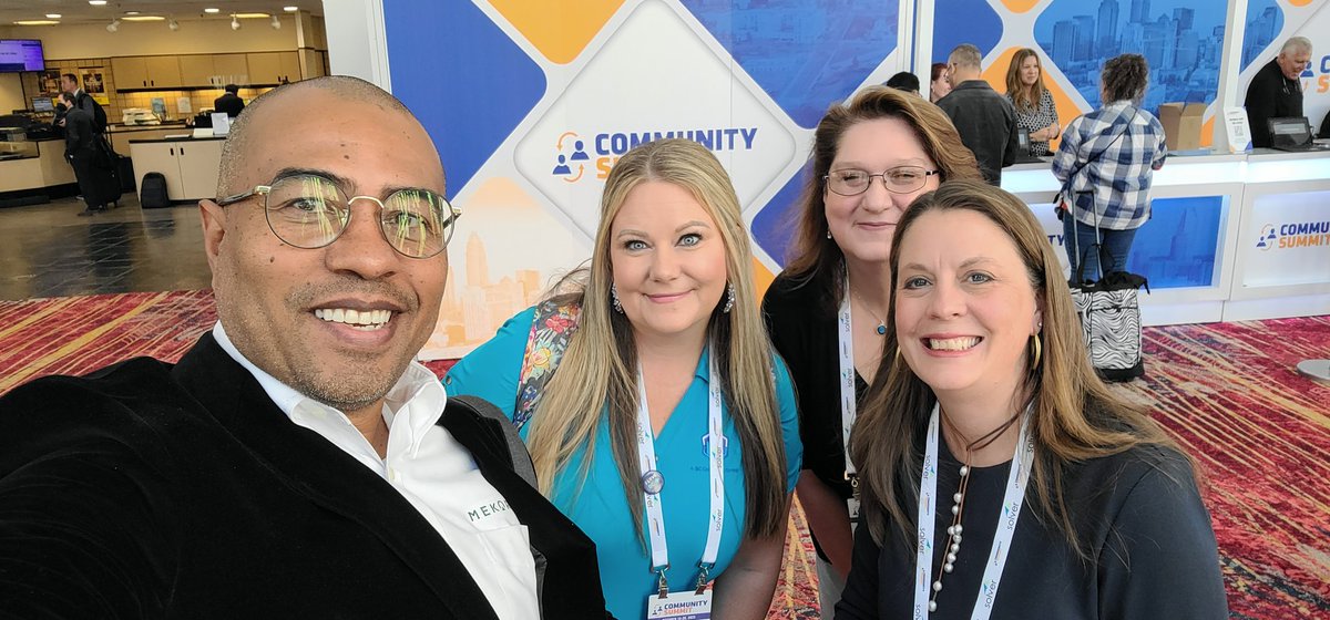 It's my lucky day! <a href="/1ShannonMullin1/">Shannon Mullins-Microsoft MVP</a> and <a href="/AnyaCWMktg/">Anya Ciecierski</a> in the same frame! Good to see you all!

#MySummitNA #msdyn365bc #PowerPlatform