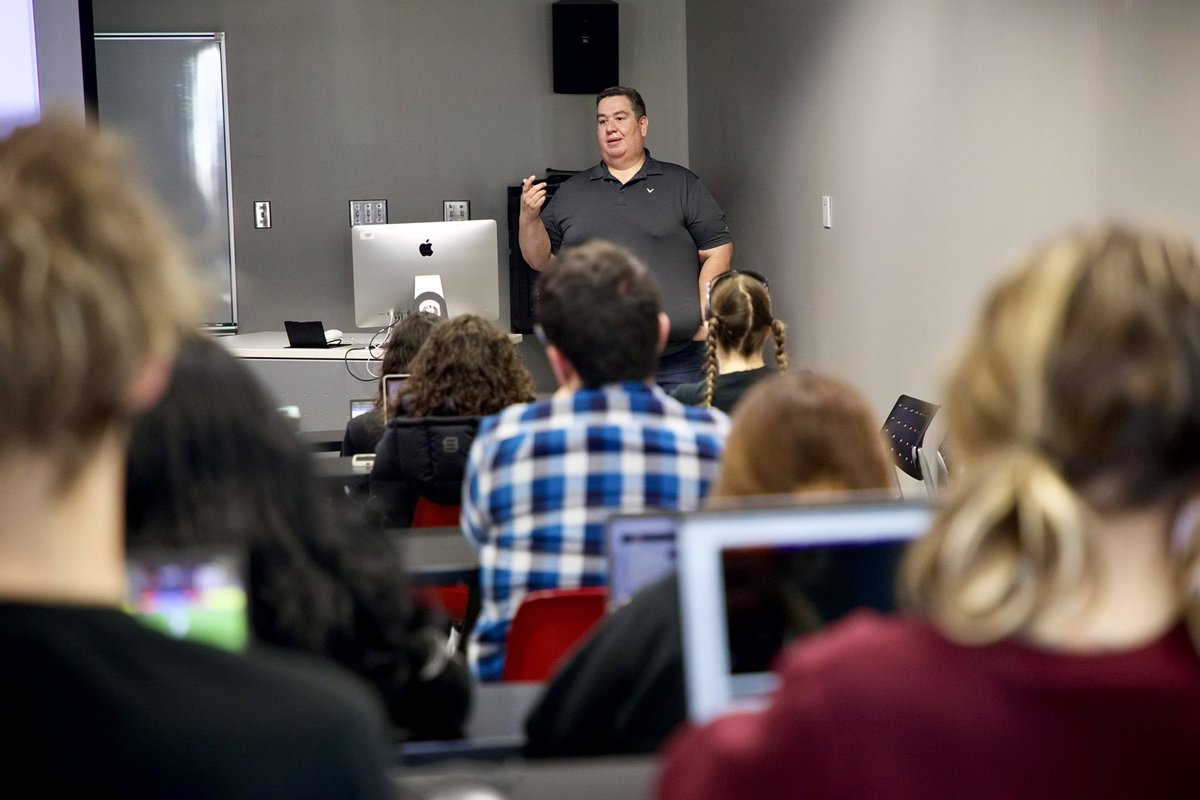 Concordia Journalism (@journalismcu) on Twitter photo Greg Horn (BA ‘01) from Iorì:wase ending off this semester’s undergraduate lecture series for our first-year journalism students! Thanks Greg for sharing your work at <a href="/ioriwase/">Greg Horn</a> with us today! 🎉 <a href="/Concordia/">Concordia University</a> <a href="/FASConcordia/">Arts & Science</a> <a href="/ConcordiaAlumni/">Concordia Alumni</a> Greg Horn (BA ‘01) from Iorì:wase ending off this semester’s undergraduate lecture series for our first-year journalism students! Thanks Greg for sharing your work at <a href="/ioriwase/">Greg Horn</a> with us today! 🎉 <a href="/Concordia/">Concordia University</a> <a href="/FASConcordia/">Arts & Science</a> <a href="/ConcordiaAlumni/">Concordia Alumni</a>