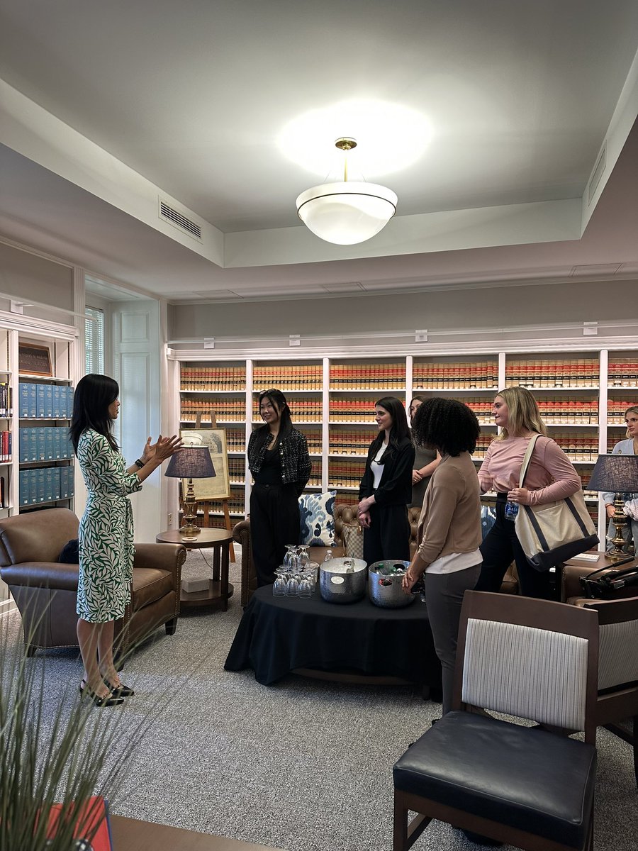 SMUtate's tweet image. One of the reasons we love the Student Forum is the opportunity for our students to interact with our speakers.
Students from the journalism division got up close and personal advice from Lisa Ling in the Green Room before the Forum started.