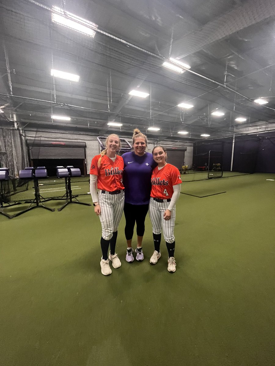 I had an amazing time at Furman yesterday!! Thank you <a href="/StaceyJW26/">Stacey Johnson-Whitfield</a> for putting on a great camp. I learned lots of new drills and look forward to incorporating them into my routine!! Go Dins!!💜💜 @claire_kurz <a href="/BulletsBaughman/">EC Bullets - Baughman</a> <a href="/FurmanSoftball/">Furman Softball</a>