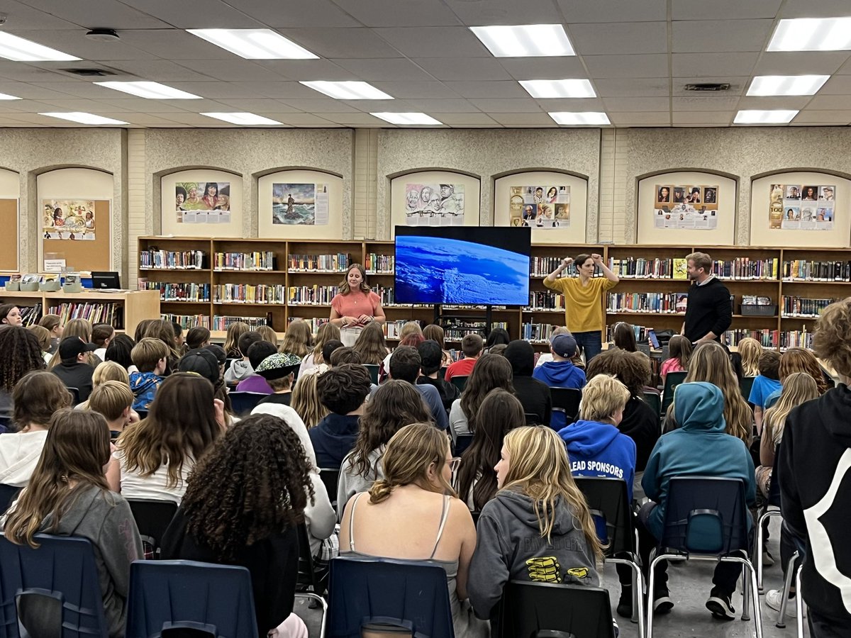 <a href="/GecdsbAmps/">AmherstburgEagles</a> Craig and Katherine speak with our students on perseverance, kindness and friendships today in our library!  Thanks <a href="/AmazingRaceCDA/">The Amazing Race Canada</a> winners!