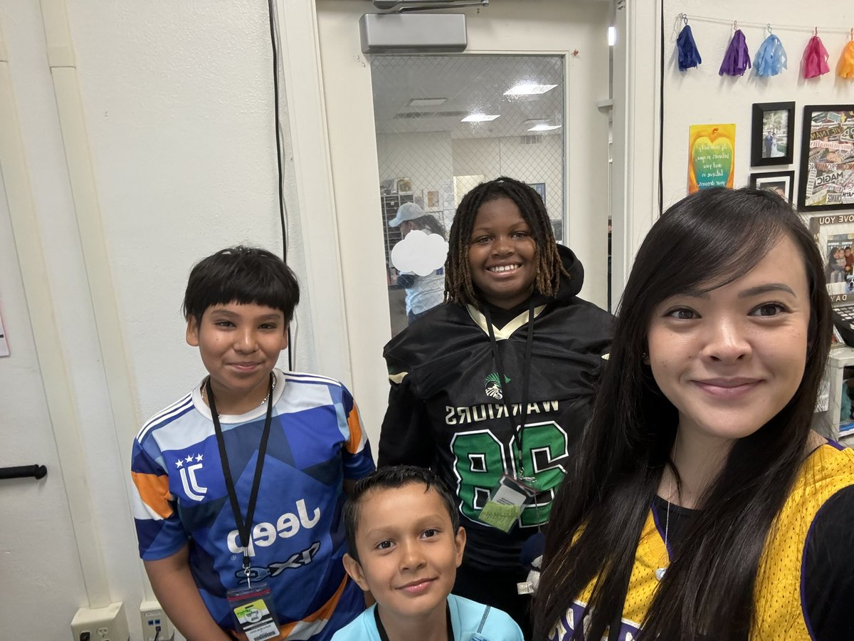 vovothao's tweet image. Mr. Leyden’s Medical Detectives coming to interview me to see what symptoms I’m having. This was a fun way to start my day! #PLTW