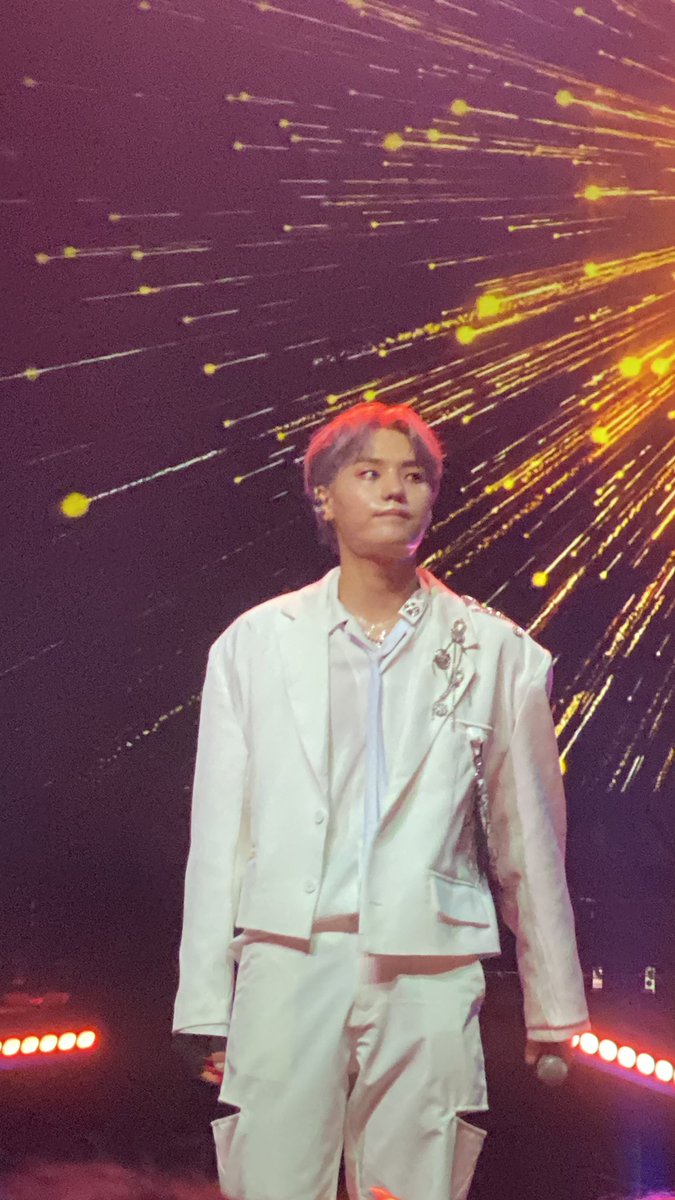 _notallison_'s tweet image. Photos from my luminous concert😍 #luminous #fuzzclub #luminousconcert #athens