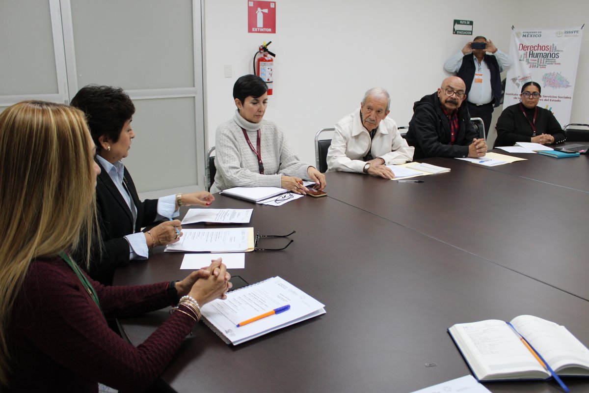 IsssteHidalgo's tweet image. En #IsssteHidalgo trabajamos para beneficio de nuestros derechohabientes y para ello el Cuerpo Directivo retoma las sesiones del Sistema de Atención Integral a Jubilados y Pensionados #SAIJUP.

#EstamosTransformandoAlIssste