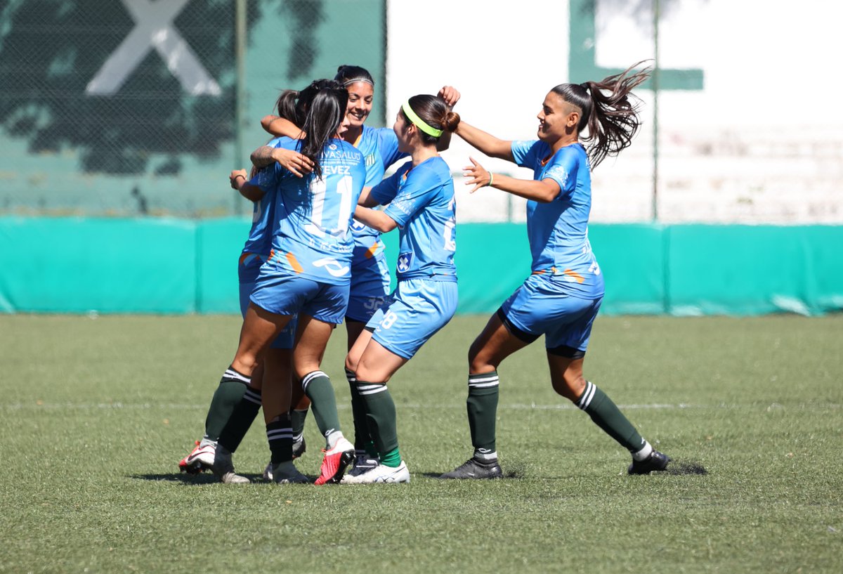 excursiofutfem's tweet photo. #JuegaExcursio
#CopaDeLaLiga โฝ๏ธ
๐ ยก๐๐๐ก๐๐ ๐๐๐ ๐ฃ๐ฅ๐๐ ๐๐ฅ ๐ง๐๐๐ ๐ฃ๐ข!
โฝ Con gol de Sofรญa Moyano, el verde se impone por la mรญnima al tรฉrmino de los primeros 45โ.
#Excursionistas 1๏ธโฃ-0๏ธโฃ El Porvenir
#SomosElBajoBelgrano
#DaleUNTREF https://t.co/Jz4MLmotu9