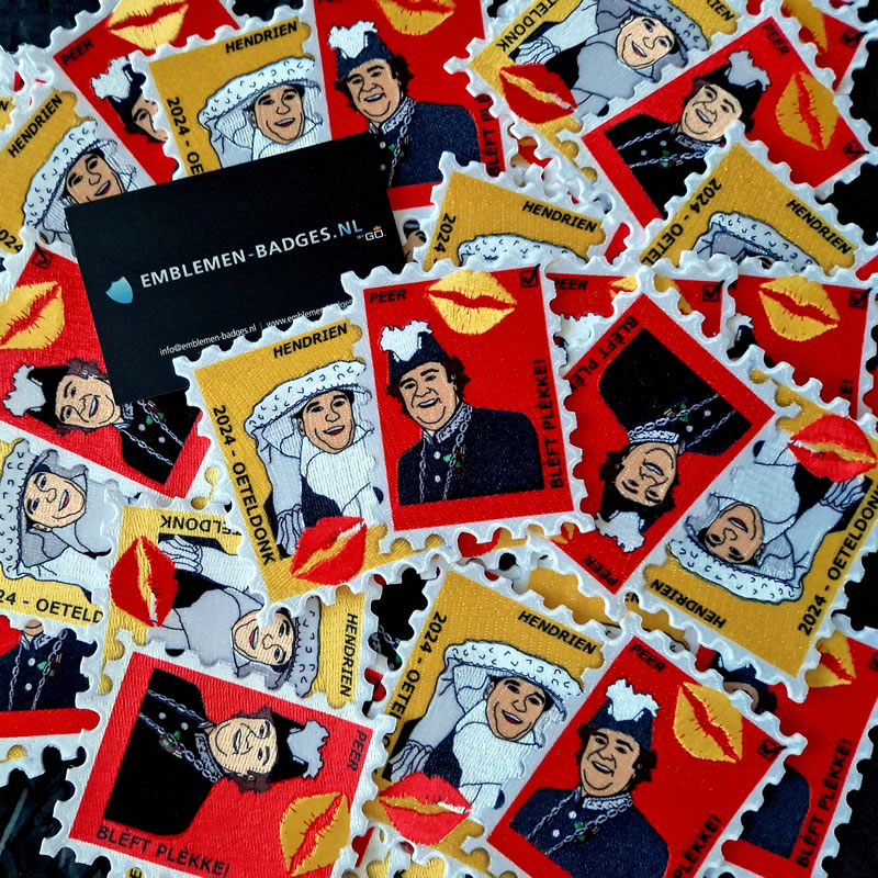 De emblemen zijn binnen en mooi! Het lukt niet goed om kleur+glans op de foto te krijgen.
(Bv. Hendrien's poffer: niet grijs maar wit!)
10,5x8,6 cm.
Nog een klein aantal beschikbaar.
Interesse? Neem contact op--> nog vóór 11/11 in huis!
Kosten: € 6,- p/st (+ evt. verzendkosten).