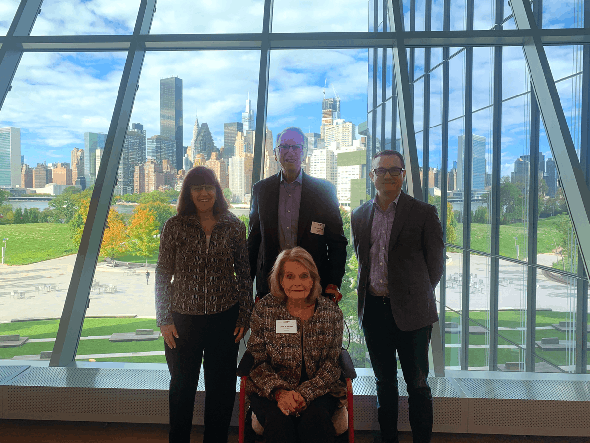 cornell_tech's tweet image. We were honored to have Joan and Irwin Jacobs, who are among Cornell Tech’s most generous and visionary benefactors, visit our campus.

#JacobsInstitute #CornellTech #OnlyAtCornellTech #EngineeredToMatter @Cornell