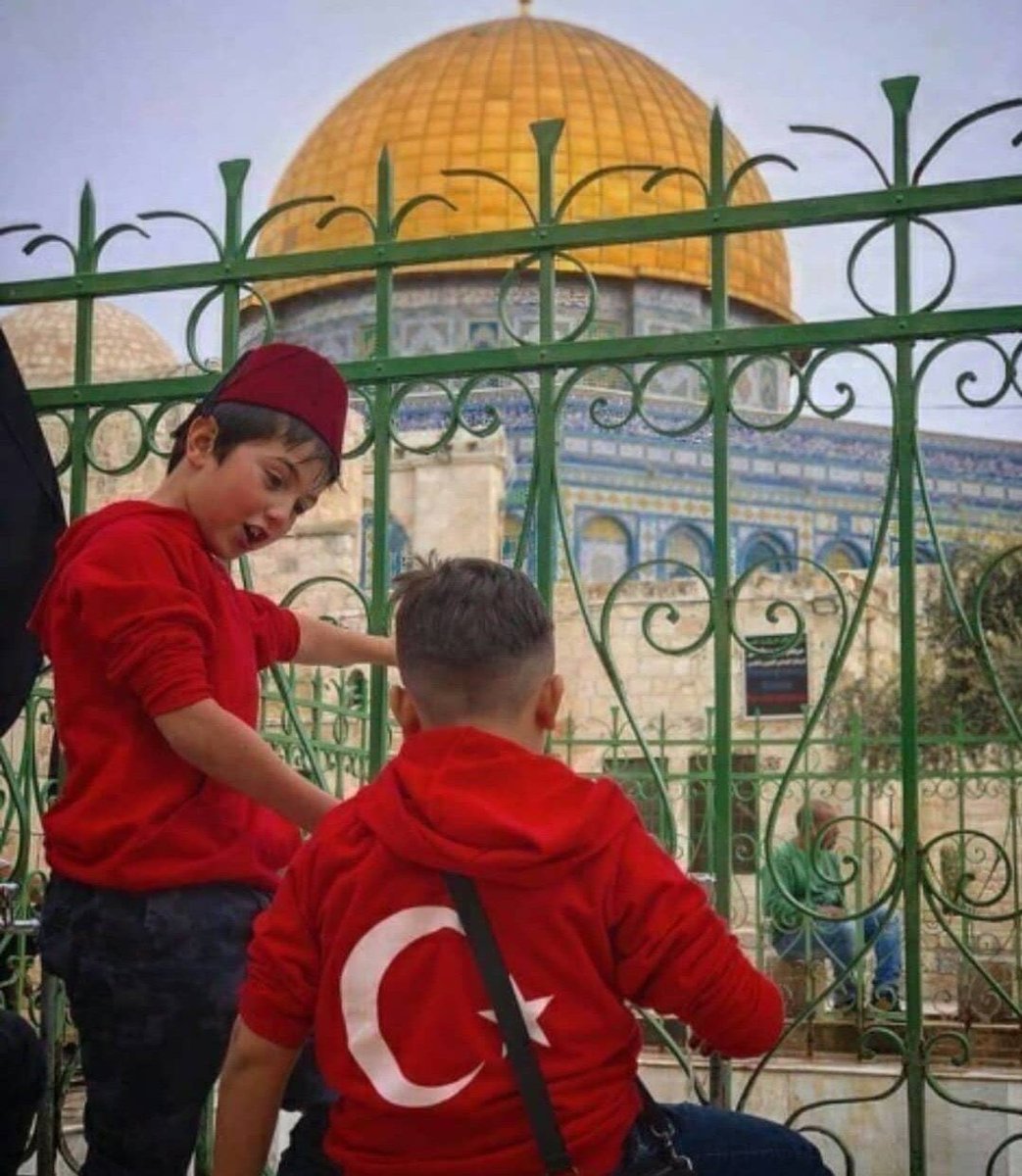 ❝Ninnilerle uyutulması gereken bebeklerin, silahlarla susturulduğu bir dünyada susmak alçaklıktır!❞

Muhsin Yazıcıoğlu