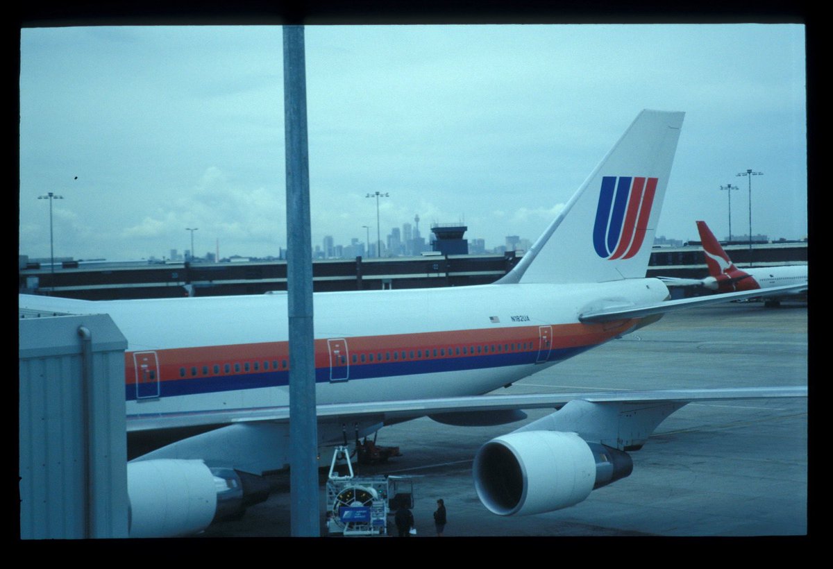 JacoBloek's tweet photo. Vor 30 Jahren: Sydney - Los Angeles - Chicago (Übernachtung) - Washington - Zürich - Itingen. Im Mai hatte ich noch Heimweh, spätestens im Juli wollte ich an liebsten nie mehr heim, im Oktober schon gar nicht. Auf IAD-ZRH gab’s nur noch #flashback1993 #erstegrossereise (1/x) https://t.co/eguwkNekFS