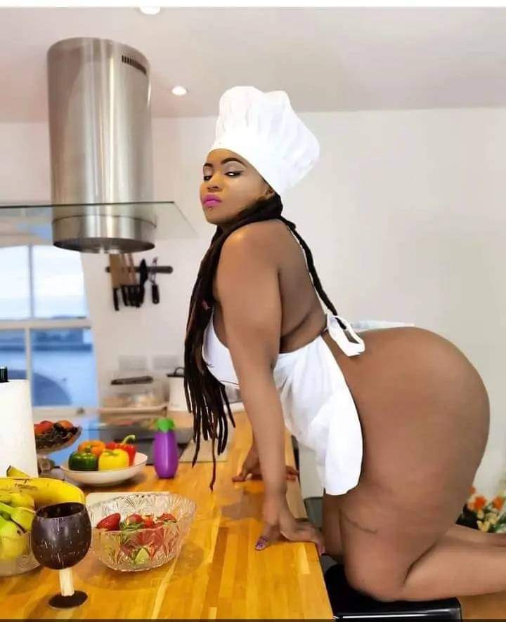 Ladies this is how men want their food to be served from time to time, surprise them sometimes they want to ' eat ' before they eat or ' eat 'after eating ..🤣🤣