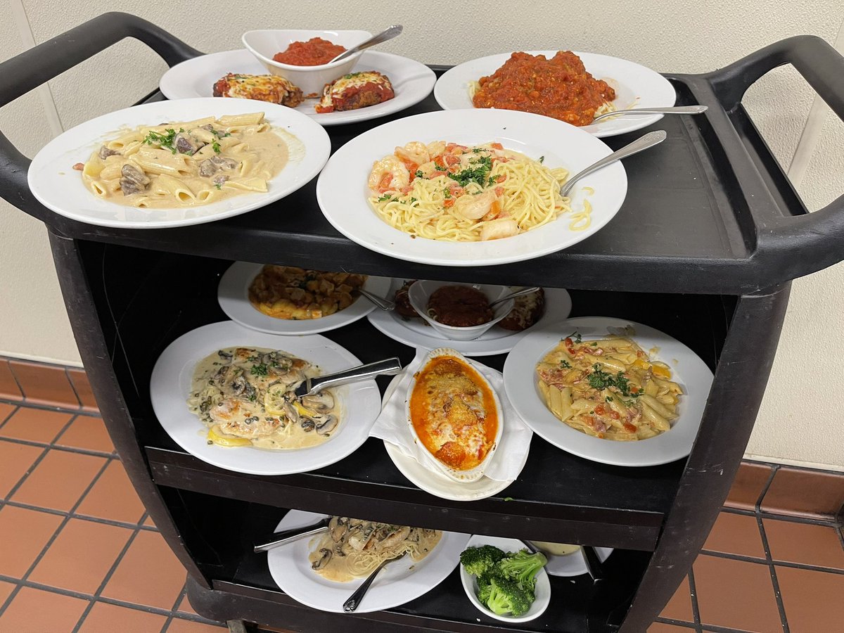 PASTArrific's tweet photo. 💃 It’s National Pasta Day! 🍝🍷🍻
Enjoy your favorite PASTArrific pasta dish with these drink specials: 
✅ 1/2 price wine🍷
✅$8 pitcher 🍻 https://t.co/ugzNRi8STk