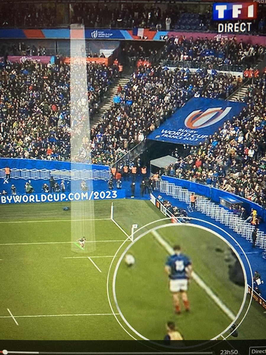 Em_Thirteen's tweet image. 