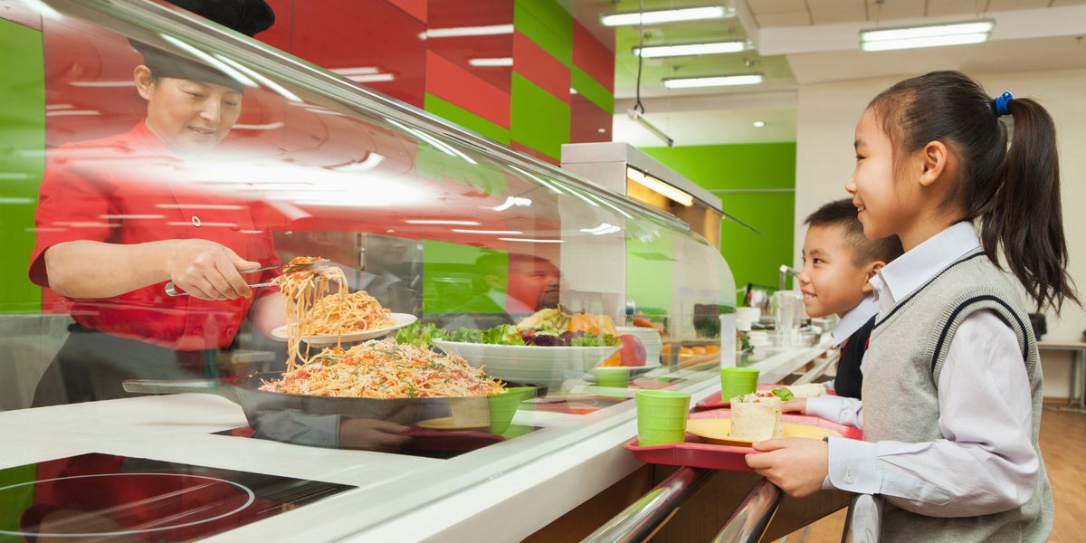 THERMOKOOL's tweet image. Many K-12 schools are moving to commissary/central kitchen concept to improve efficiencies. It centralizes receiving processes, production, &amp;amp; distribution for schools. Revolutionize your school cafe:  #commercialcooler #schoolkitchen #k12 #foodservice 
hubs.li/Q025jmMF0