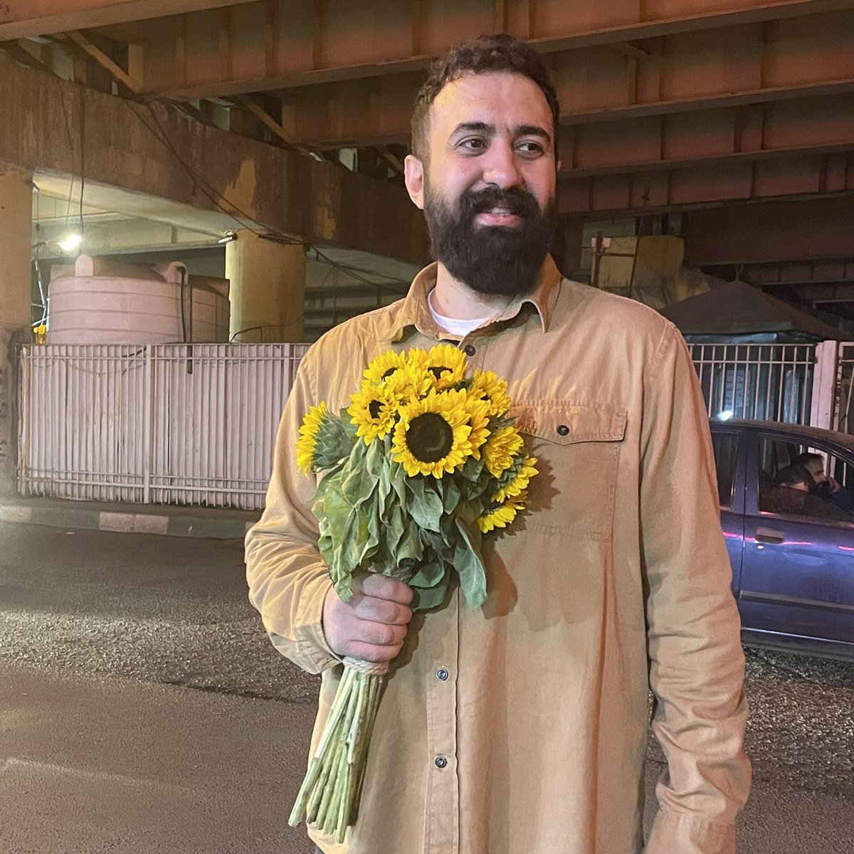 «شرح شجاعت بخوان از خط آهنگ ما» 
مهدی یراحی صدای #زن_زندگى_آزادى «با قرار وثیقه» آزاد شد.
خوش برگشتی ✌🏼