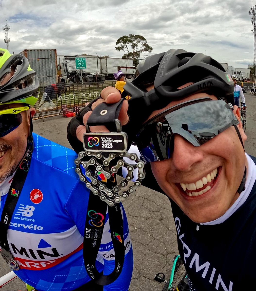 GarminMexico's tweet photo. 🚲 "Este año el #GranFondoAdolfoLagos #izziKardias nos entregó un sol brillante y viento fuerte!! Siempre nos sorprende, pero también siempre nos divierte por eso nos encanta!!"
#Edge1040Solar #RallyRK200 #VariaRCT715 #VariaUT800 #HRMproPlus #EpixPro 
#GarminTiempoOficial https://t.co/XH7OS0Zu1T