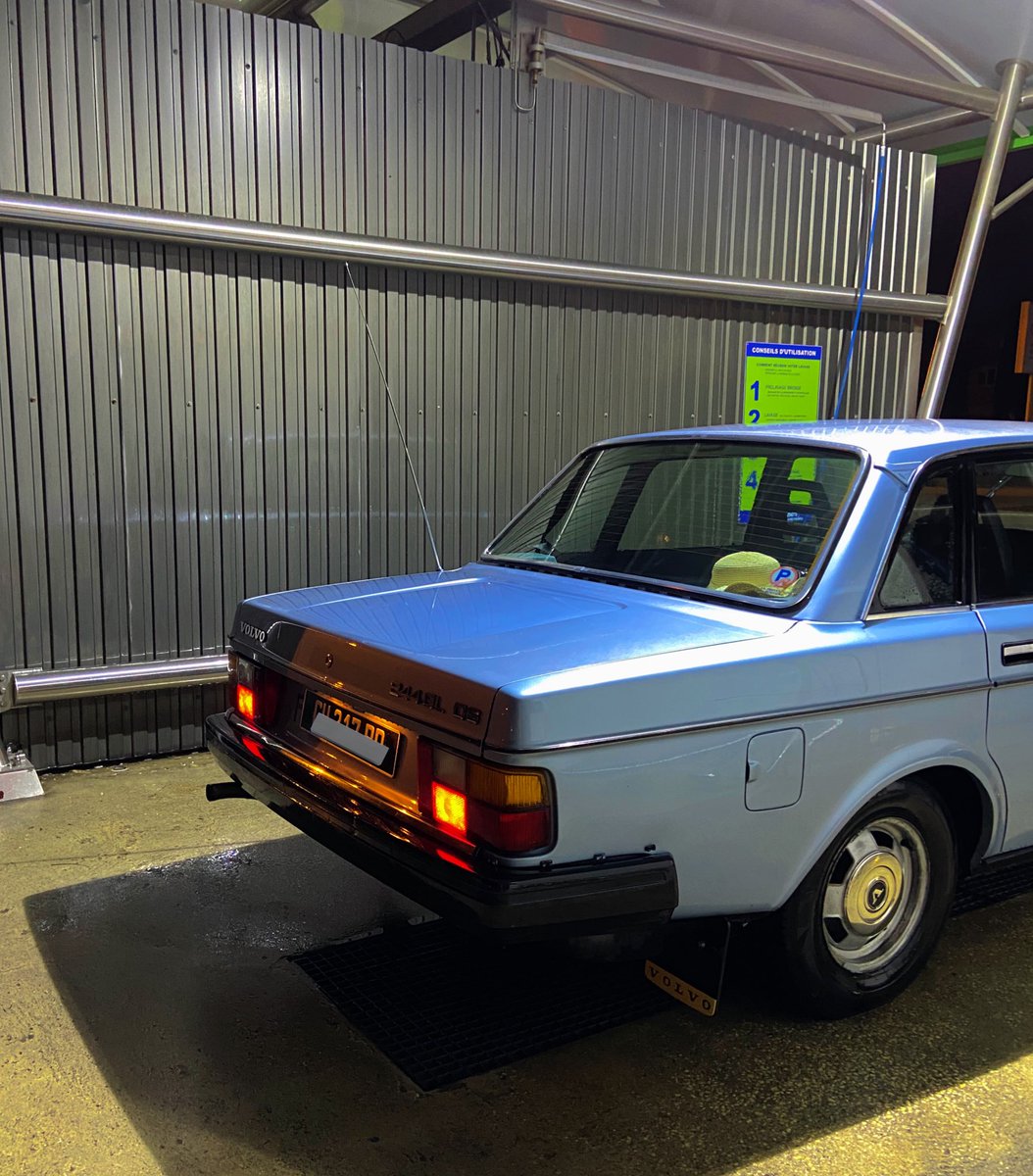 cahellazor's tweet image. j'aime un peu trop cette caisse