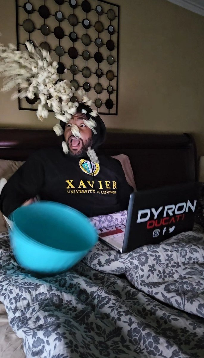 DyronDucati's tweet photo. #ad This movie is as scary as some of y'alls INTERNET bills! Switch to @Xfinity today! The entertainment you love w/ the internet speed you need at a great price!
#Multitasking #DownloadingMusic #HorrorMovies #AreYouNotEntertained #Xfinity #VoiceRemote #DontBeScared 
#ScaryMovies https://t.co/0xaRfN4Ug3