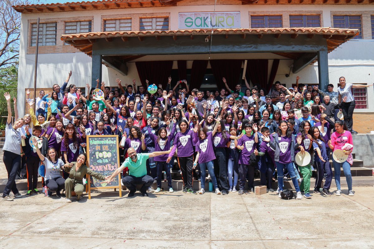 FundacionAlda's tweet photo. ✨ Con gran alegría, 120 jóvenes participaron del IX Foro Nacional de Juventud, realizado en colaboración con @CBelievePY.

Disfrutaron en tres espacios:

1️⃣ Plasmando nuestros sueños (pintura) 🎨
2️⃣ Mente y cuerpo en sintonía (danza) 💃
3️⃣ Explorando con la música 🎶

⬇️ https://t.co/rXAtu0pK54