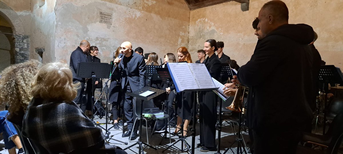 Finalement, on profite d’un spectacle et de la réception des autorités municipales et du concert d’instruments à vent dirigé par le Maestro A. Bracco.
#levanto #ErasmusPlus #ecoleslogie 
<a href="/EUErasmusPlus/">Erasmus+</a> <a href="/Erasmus_Project/">Erasmus+ Projects</a> <a href="/IESAlisal/">IES Alisal</a> <a href="/TrotelAlexandra/">Trotel Alexandra</a>