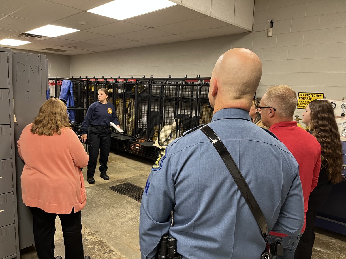 🍩✨Thank you to all our community partners who joined us for our Donuts with the Director event! We hope you enjoyed the treats and the opportunity to connect with our school. Stay tuned for more exciting events and updates! #CTEWorks #CommunitySupport #DonutsWithTheDirector
