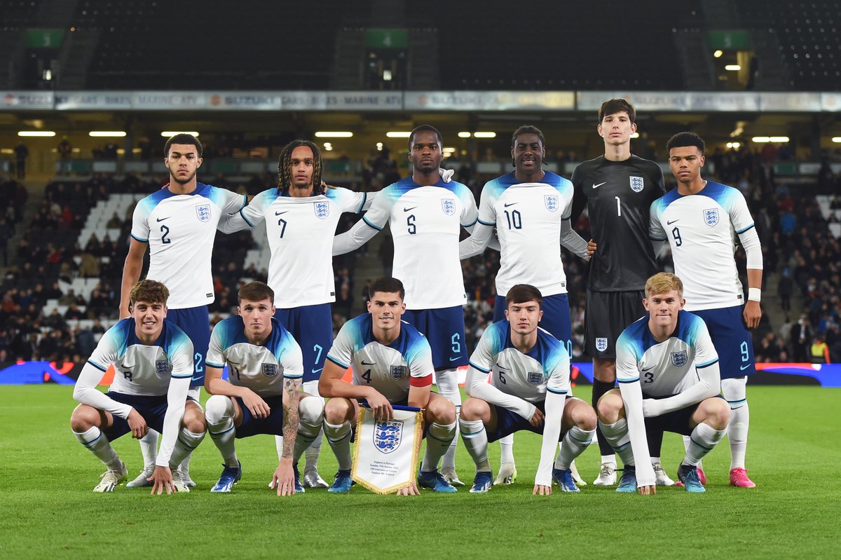 #ENGU20 line-up vs Portugal this evening: Beadle, Andrews, Hall, Edwards (c), Abbey, Gore, Soglo, Arblaster, Scarlett, Mubama, Devine. Subs: Whitworth, C.Setford, Gyabi, Joseph, Olakigbe, Webster, Forson, Burstow.