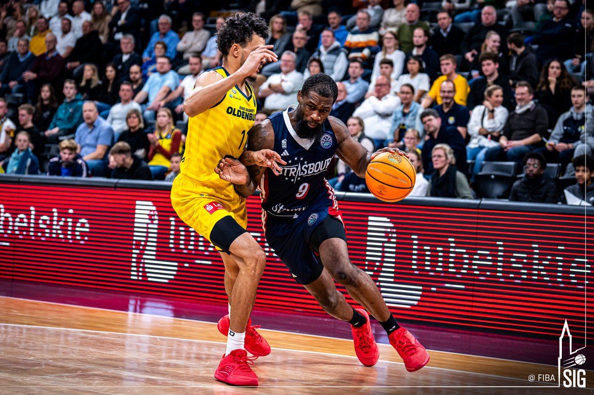 sigstrasbourg's tweet photo. ๐ด๐๐๐๐ #OLDSIG : 63-68
โ๏ธ 35' Le money time va รชtre tendu, Oldenbourg recolle au score.
#gosig #BasketballCL https://t.co/13PPshJN1P