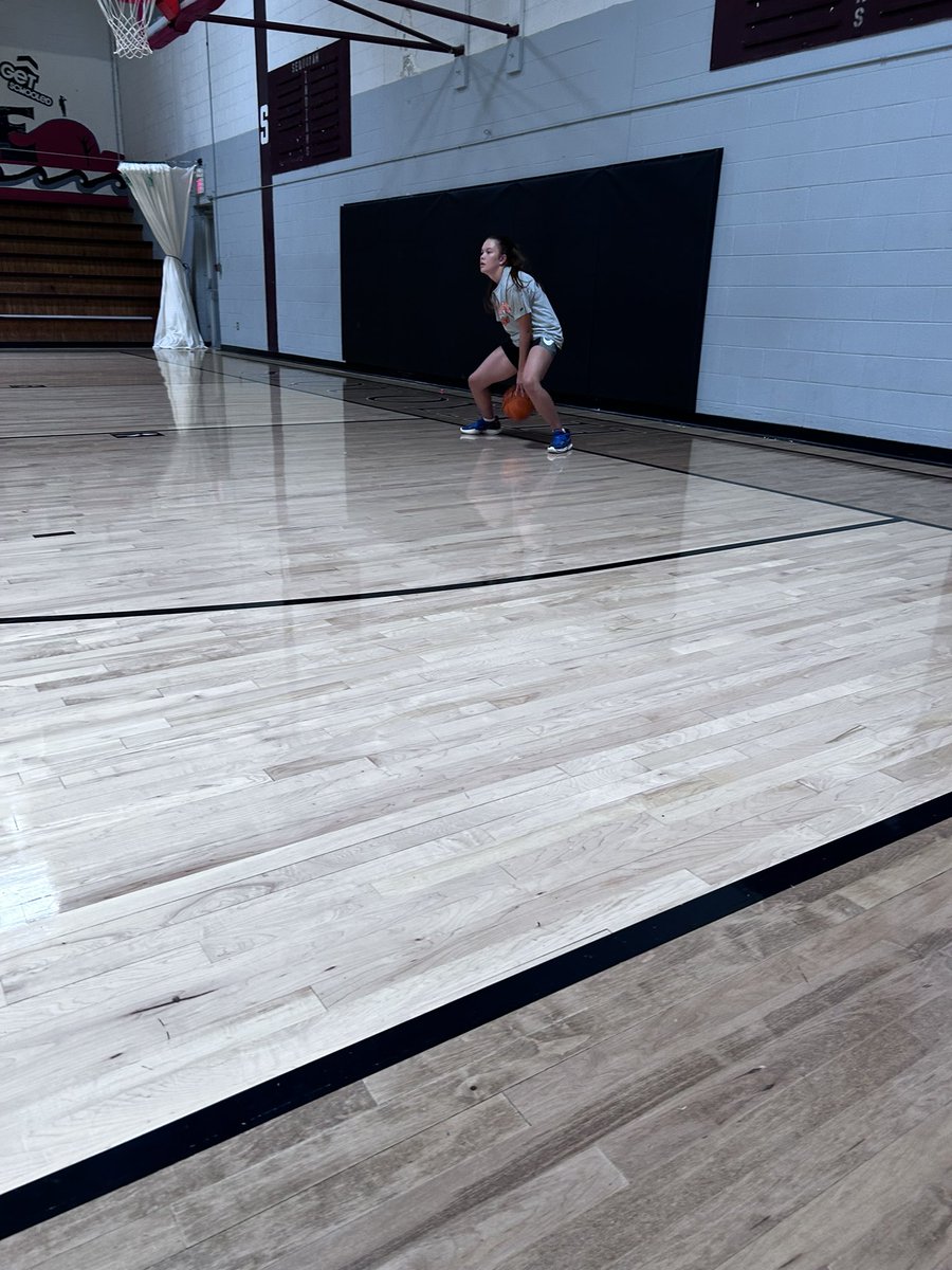 BrenlyLamb's tweet photo. Fall break gym time 💪🏽@MOPhenomAR_2027 https://t.co/ED1oYvyBXN
