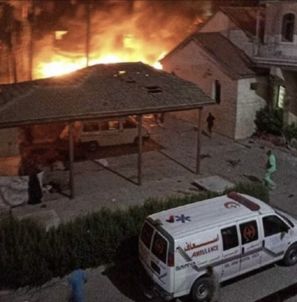 MeryemItimat's tweet photo. Savaşın kazananı kaybedeni yok .
Vahşet var!
Açgözlülük,hırs uğruna  masum insanlar yok oluyor ve dünya sadece izliyor… https://t.co/QKYiXcDXMI