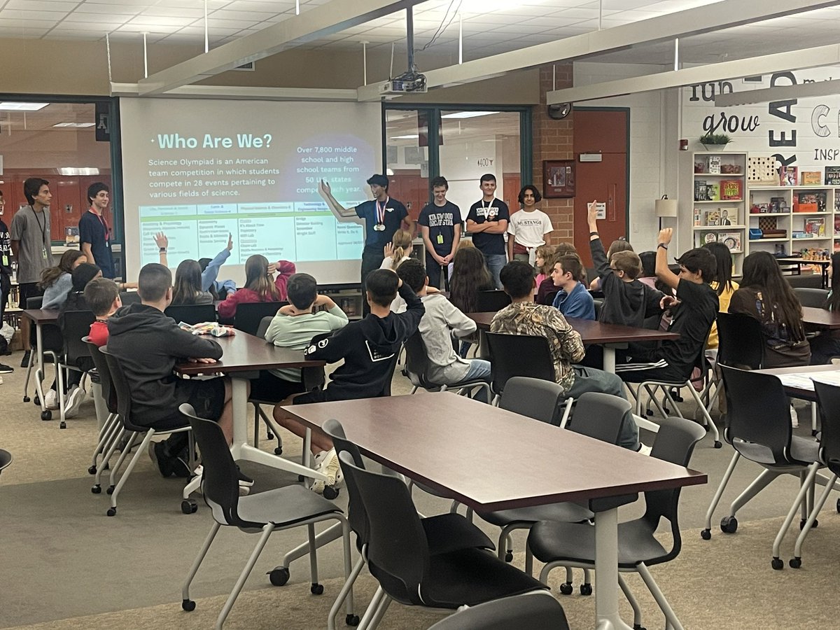 Celebrating Future Mustang week with some awesome Demonstrations from KHS Science Olympiad students! #rephard #doingsciencedaily @HumbleISD_KHS @HumbleISD_RMS @TheMrsFarmer