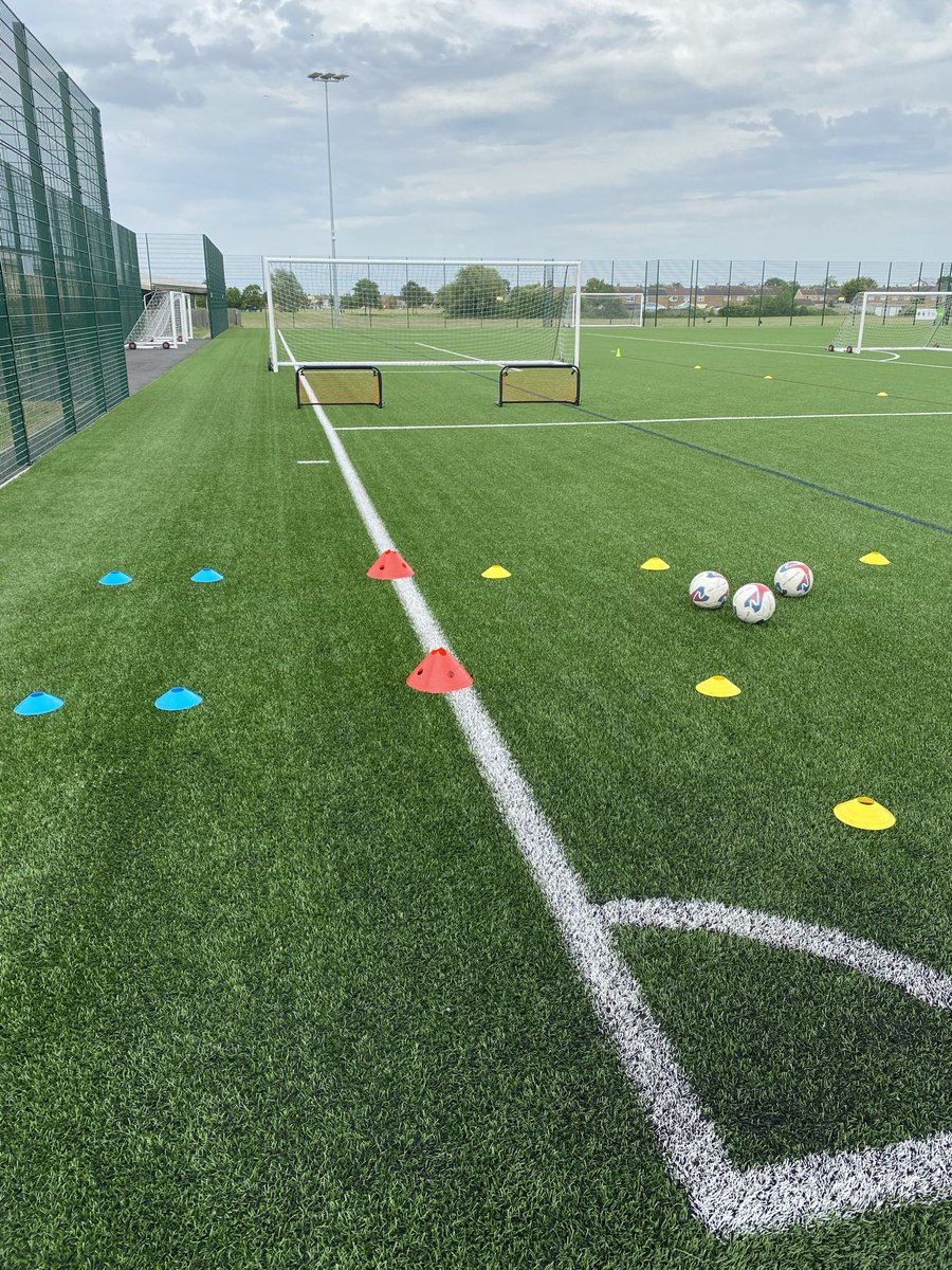 Want to develop your game? 
Why not come and get 1-2-1 coaching from our FA qualified coaches on a top quality surface.
Sessions take place on Tuesday evenings 6:30-7:30 at new college on the 3G pitch.
Sessions can be for either individuals or groups. Contact us now for more info