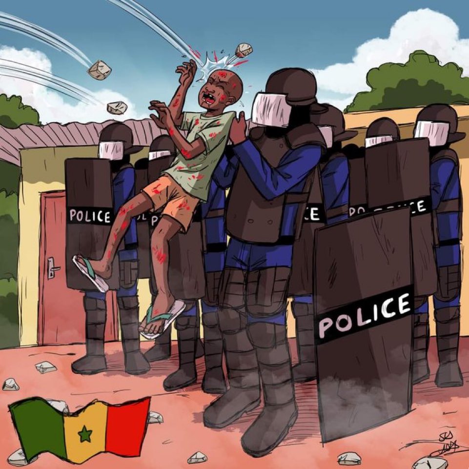 Waangrin's tweet photo. . A @gendarmeriena18 sénégalaise avec ses boucliers humains https://t.co/pu5G3US2VP