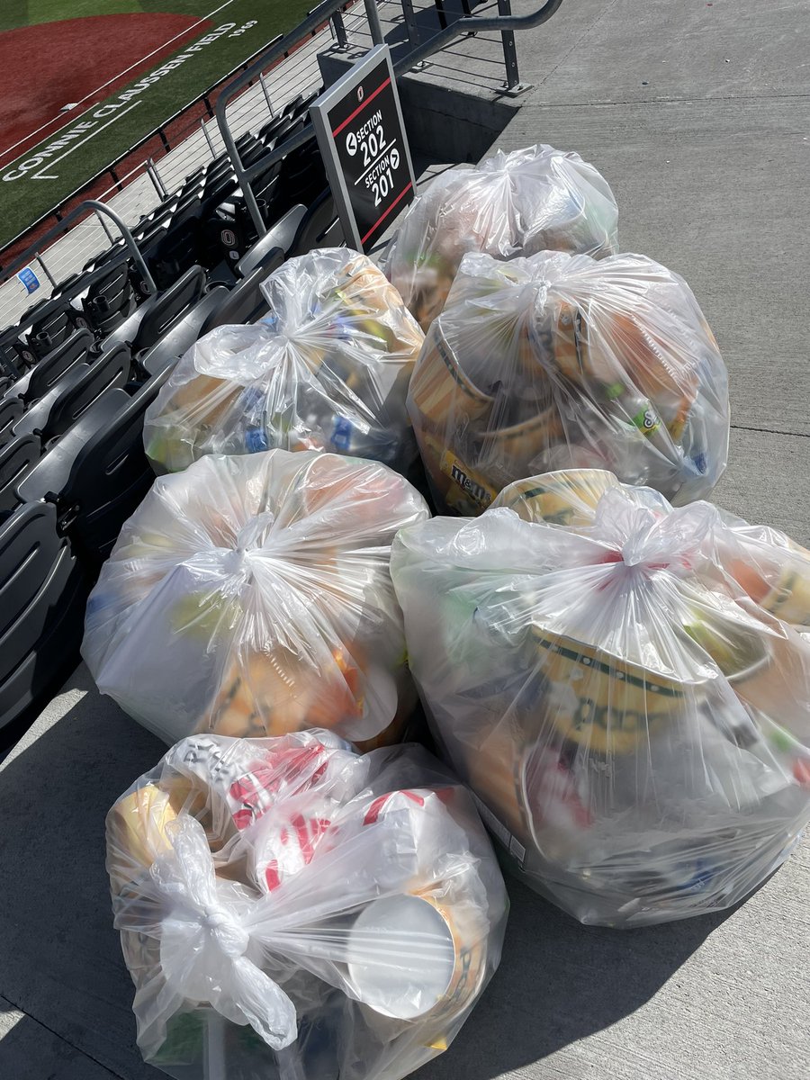 emma_raabe's tweet photo. Had a student-athlete today notice in her hitting session the trash left behind from hosting the state finals. So instead of letting someone else clean it, she found some trash bags &amp; did it herself! That’s what I call taking ownership &amp; having pride in your facility. #proudcoach https://t.co/o7MNM4Vs5X