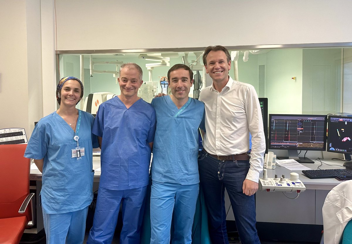 Francisco M. Costa (@moscoso_costa) on Twitter photo Great to have our friend <a href="/kvernooy/">Kevin Vernooy</a> from <a href="/MaastrichtUMC/">Maastricht UMC+</a> <a href="/CARIMMaastricht/">CARIM</a> visiting our EP lab at Hospital da Luz! <a href="/cavaco_diogo/">Diogo Cavaco</a> <a href="/SilviaGNunes_/">Sílvia Nunes</a> Great to have our friend <a href="/kvernooy/">Kevin Vernooy</a> from <a href="/MaastrichtUMC/">Maastricht UMC+</a> <a href="/CARIMMaastricht/">CARIM</a> visiting our EP lab at Hospital da Luz! <a href="/cavaco_diogo/">Diogo Cavaco</a> <a href="/SilviaGNunes_/">Sílvia Nunes</a>