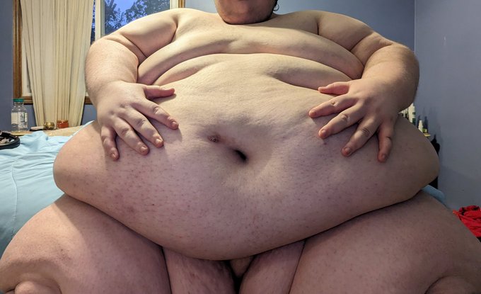 Spicy batch of photos just went up 😈 https://t.co/VZBK33v0EY