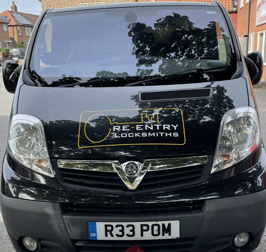 ReLocksmith's tweet image. Upgrade to the bonnet graphics, courtesy of @GazCrick at Northern Signs