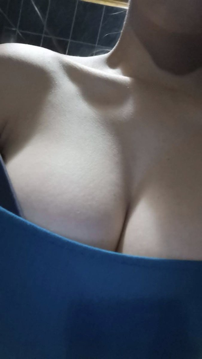 MichelleSAbrz's tweet photo. I am so horny 🤤🤤🤤wanna have fun 
What wil do 😏😏 https://t.co/V0B9x1heTq