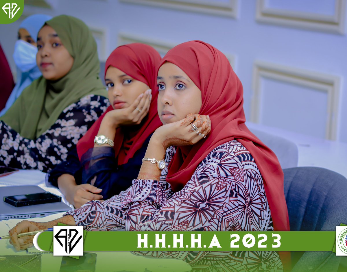 KhadraSamriye's tweet photo. Shalay waxaa inooga furmay hotel rays wajigii labaad ee barnaamujka #HHHHA2023 waxaana goob joog  ka ahaa xildhibaan Allahi Aateye ,  Pro Ahmed A ismail iyo Pro Mohamed Jibrill o ah macalinka bixindona training sona kala xuli dona gulaystayasha wajiga 2aad . https://t.co/6j1m9jLM1V