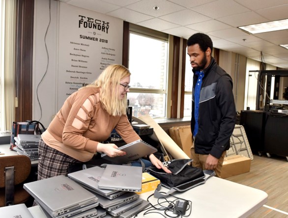 AIMBusinessNews's tweet image. Exciting Opportunity Alert! @TheTechFoundry of Springfield is offering Spring 2024 IT support classes (Feb 12 - Jun 14). Elevate your IT skills and career! Apply now: tinyurl.com/2s4ty6ds #TechFoundry #ITTraining #TechFoundry #AIM #AIMHigh #WhatsUrAIM