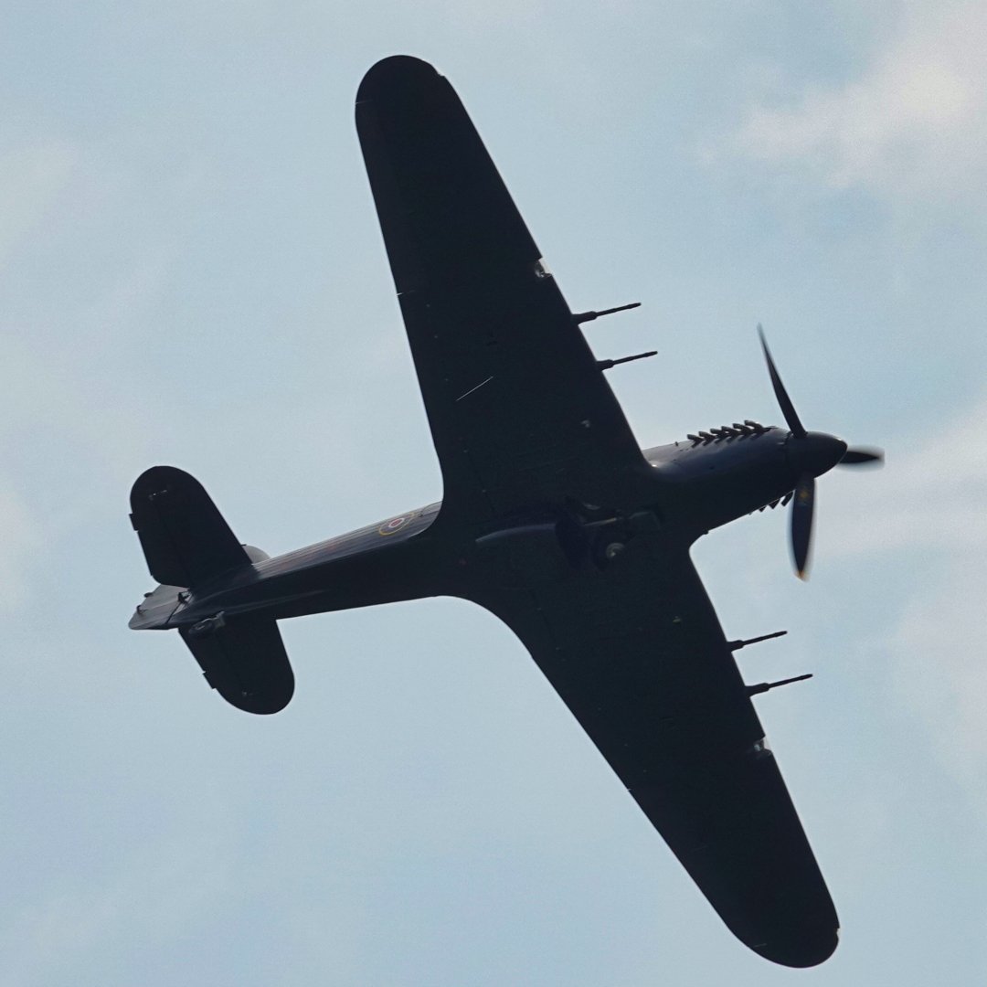 Michaelflying28's tweet photo. RAF BBMF Supermarine Spitfire Mk Vb AB910 and Hawker Hurricane IIc PZ865 displayingΒ at the 2023 RAF Cosford Air Show 11.6.23.
#rafcosford #rafcosfordairshow #raf #royalairforce #battleofbritainmemorialflight #bbmf #rafbbmf #hawkerhurricane #supermarinespitfire #spitfire https://t.co/y0dEjNJELp