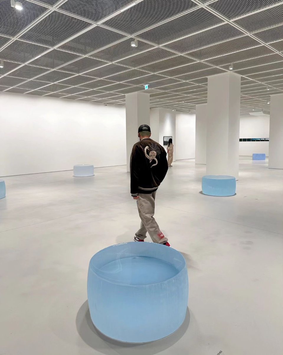 uRMyseason's tweet photo. 남준과 로니 혼 🫧⏱️💡⚗️🤍 https://t.co/CuuD7Ax5qO