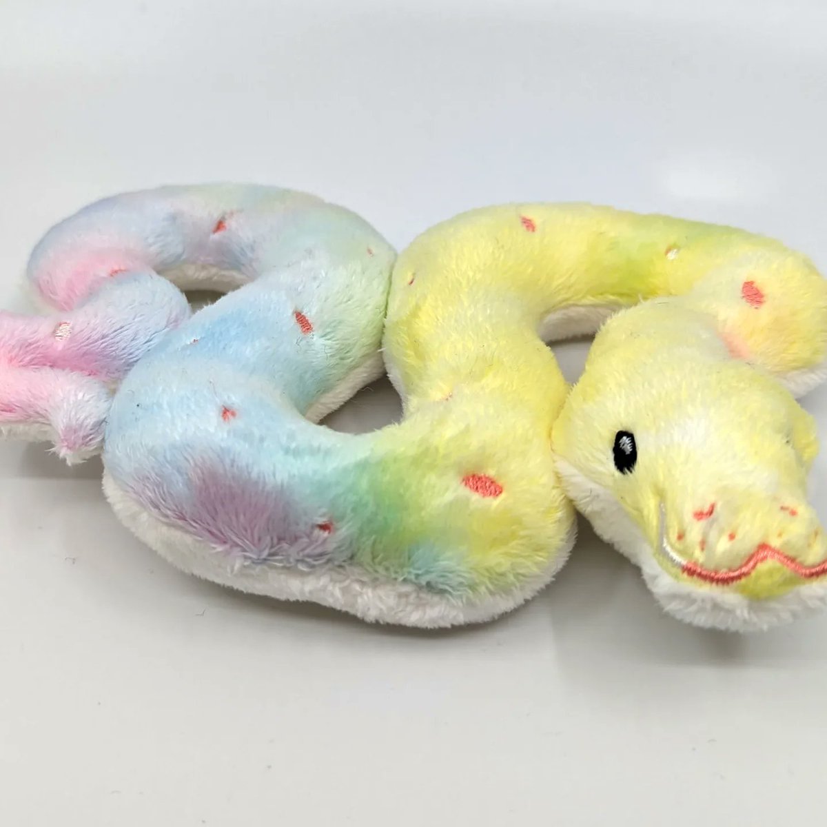 Plush-Drops tweet media