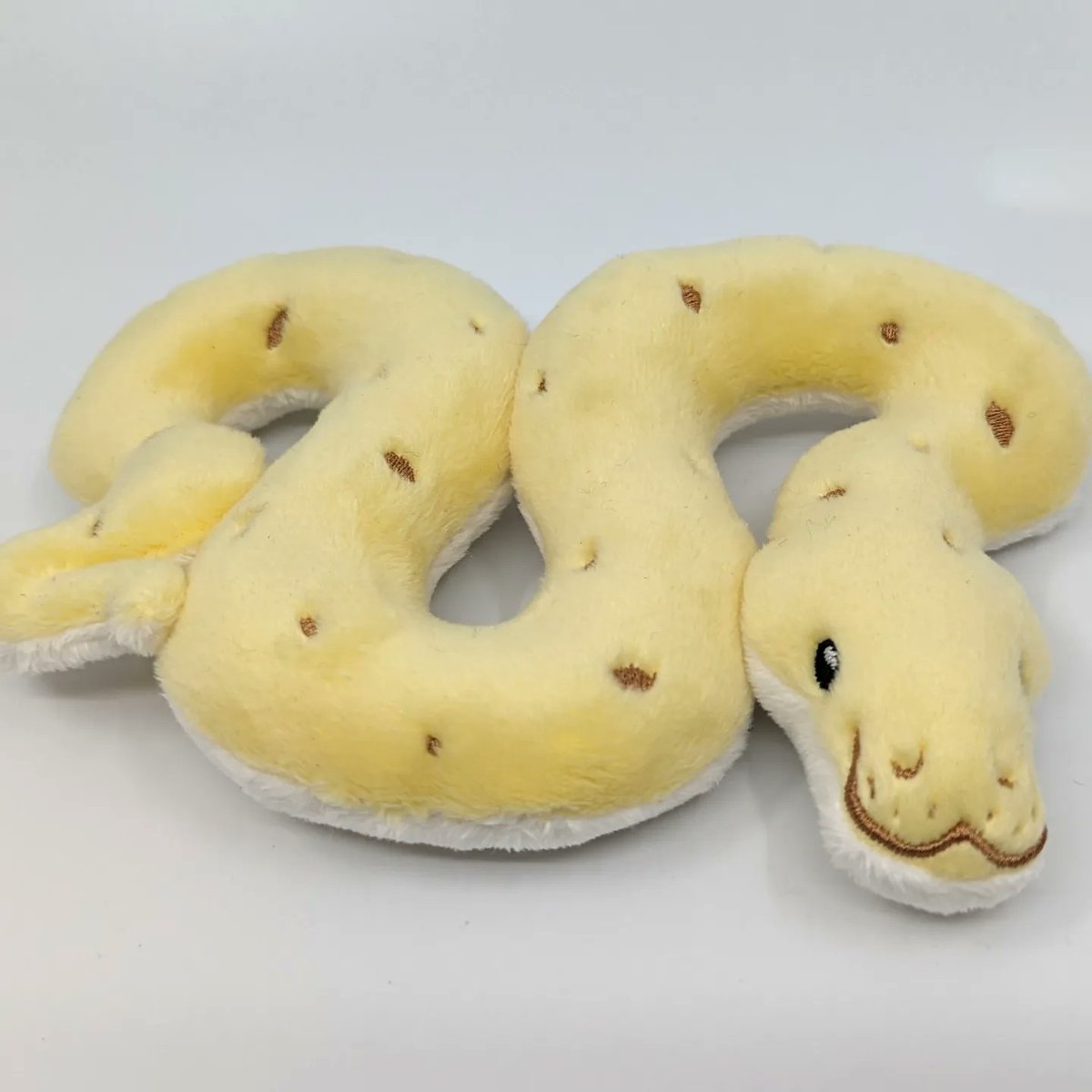 Plush-Drops tweet media