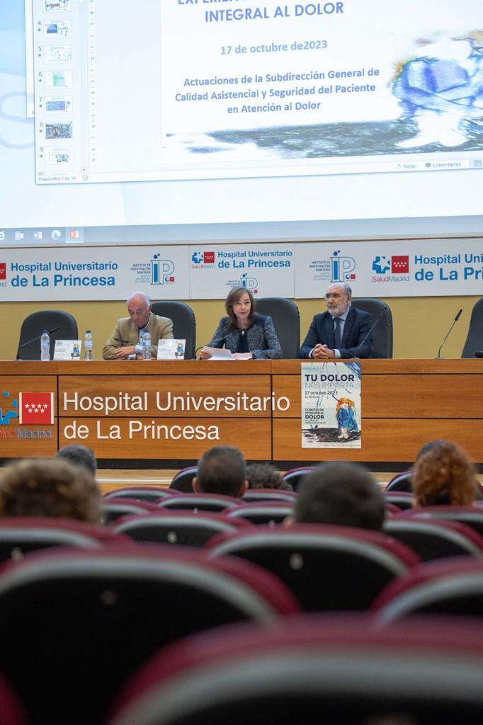 Gracias a la Dirección general de calidad (SERMAS) y a la dirección del Hospital de la Princesa por difundir la importancia del tratamiento del dolor. Comités, pacientes y gestores juntos #diamundialdeldolor  ⁦<a href="/juanamateosrod/">Juana Mateos Rodilla</a>⁩  ⁦⁦@⁩  ⁦<a href="/pacientesPOP/">Plataforma de Organizaciones de Pacientes</a>⁩ ⁦