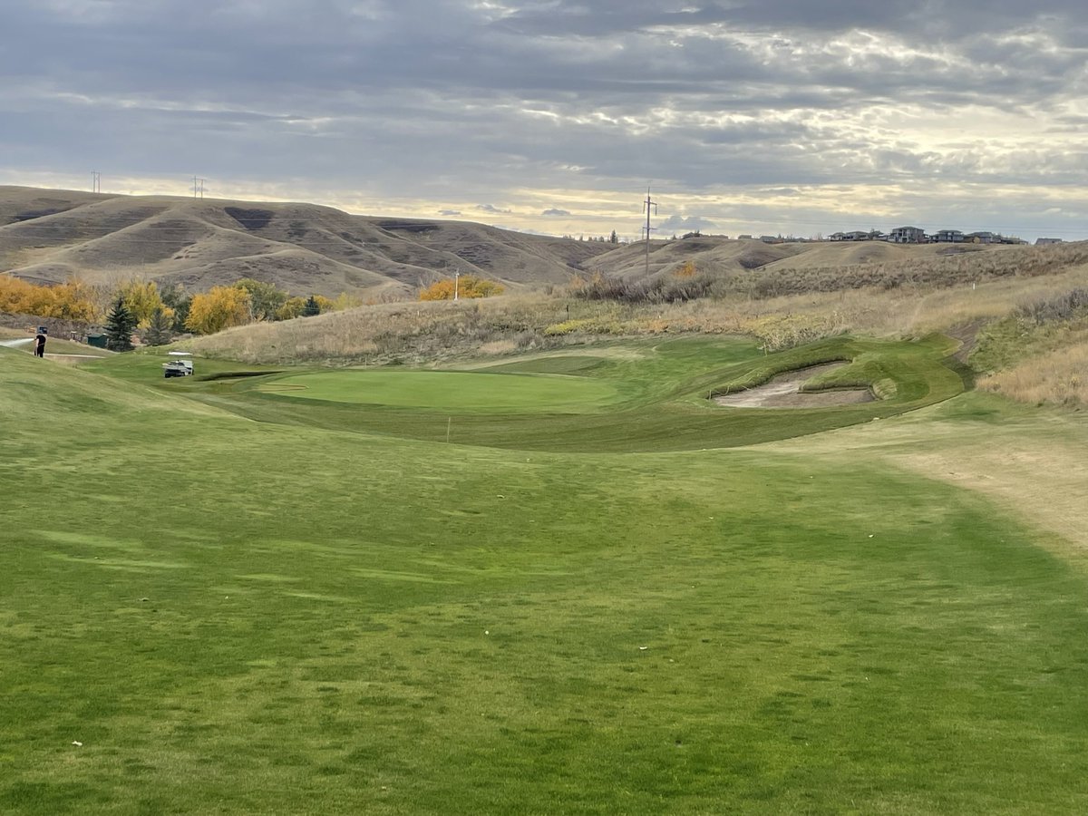 bohnysty's tweet image. Good progress the last couple of weeks, new bunkers on 11 and 14 at Lethbridge country club @LethbridgeCC @jeff_mingay @OCGolfDesign