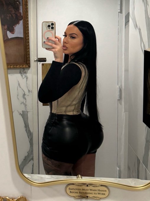 Little bootys matter https://t.co/NsFlReENQQ