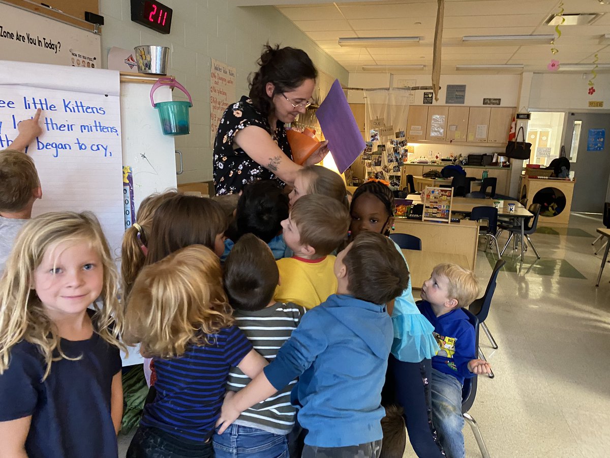 Happy DECE Appreciation Day to one of the best!! <a href="/ECEbaker1/">Busy with Ms. B 🐝</a> you are one of a kind and we are so lucky to have you in our class! We ❤️ Ms. Baker!
#kindergarten #dece <a href="/DiamondTrailPS/">💎Diamond Trail Public School🐉</a>