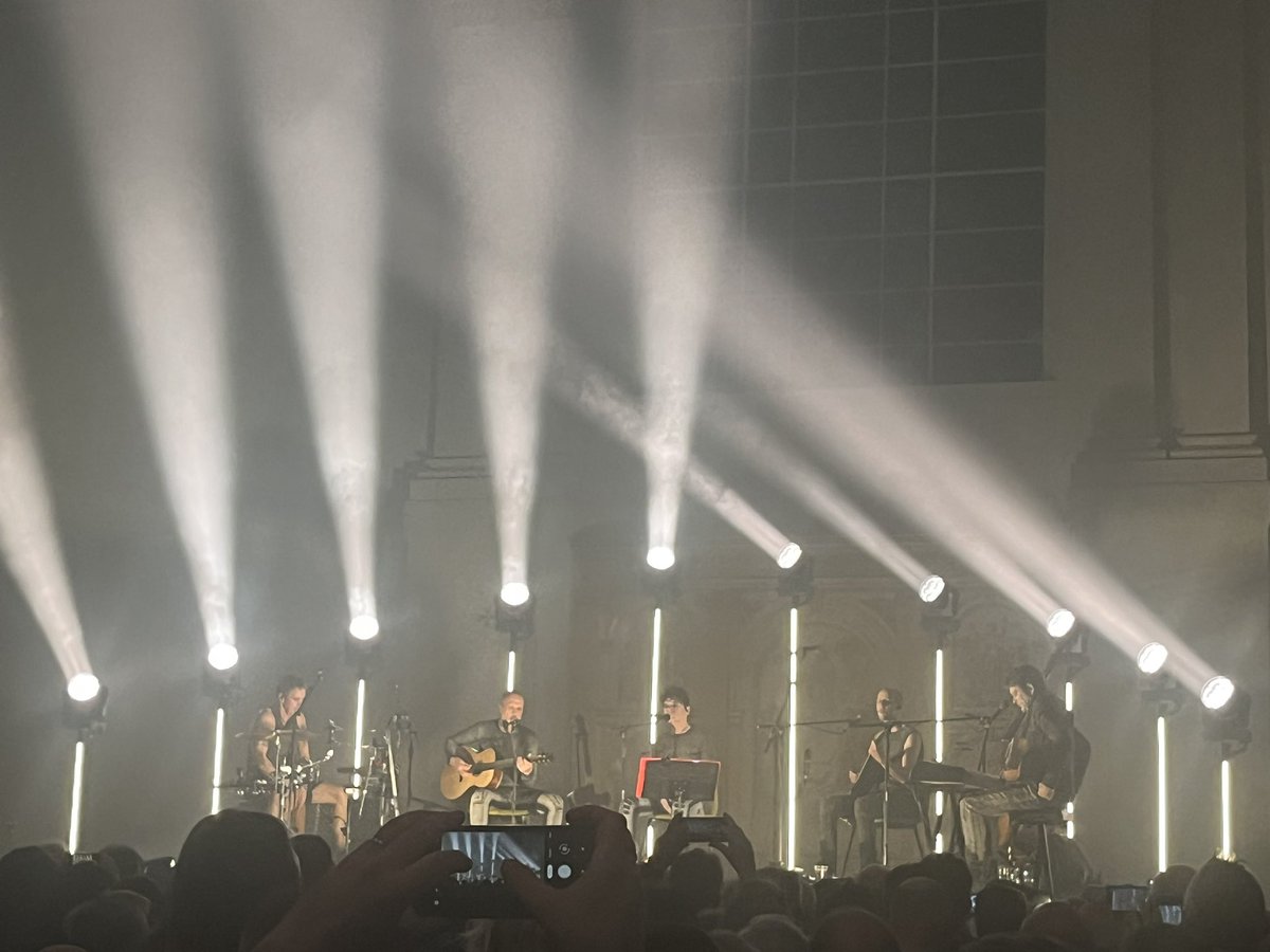 Crosshare16's tweet photo. Are friends electric? Not when they are unplugged. #garynuman #numan https://t.co/UTSEcneYFK