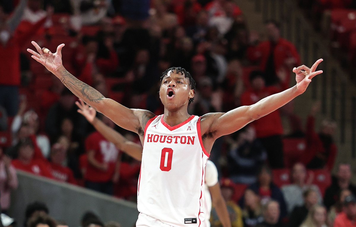 blessed to have earned an offer from University of Houston #gocougars❤️🤍