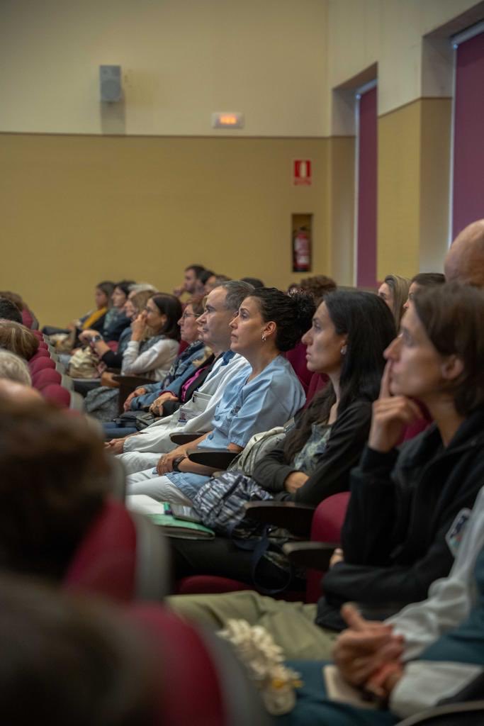 Fantásticas mesas de experiencias relevantes de los Comités de dolor de Madrid y mesa de pacientes con la escuela madrileña de salud y plataforma de pacientes. #diamundialdeldolor #tudolornosimporta ⁦<a href="/pacientesPOP/">Plataforma de Organizaciones de Pacientes</a>⁩ ⁦<a href="/CarinaEscManero/">Carina Escobar Manero</a>⁩ ⁦<a href="/juanamateosrod/">Juana Mateos Rodilla</a>⁩ ⁦