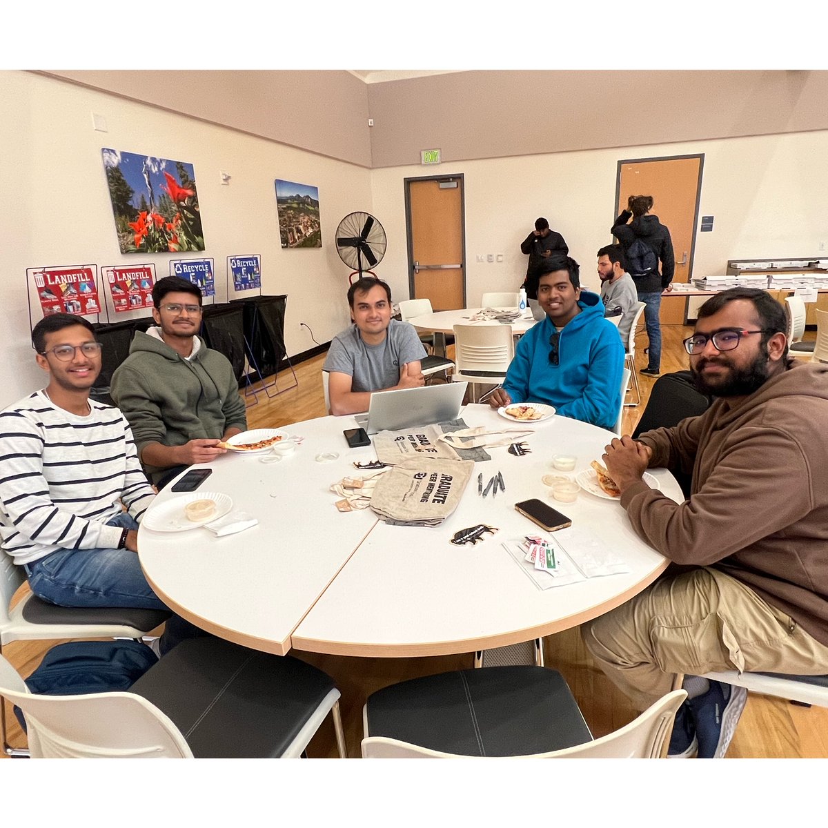 GradBuffs's tweet photo. We love seeing our grad students at events! Thanks for coming to the Grad Peer Mentoring Pizza Party to connect with one another! 🥳🍕#GradBuffsMentoring #GradBuffs https://t.co/oRxC4FSmoA